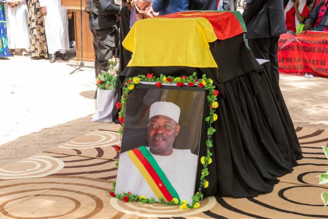 TheCameroonianZ's tweet photo. Le Président Émérite de l’Assemblée, l’Honorable Cavaye Yéguié Djibril élevé à titre posthume, à la dignité de Grand Cordon du Mérite camerounais.

📍Mada Kolkoch, #Cameroon 🇨🇲 https://t.co/Q1HtWJNWuO