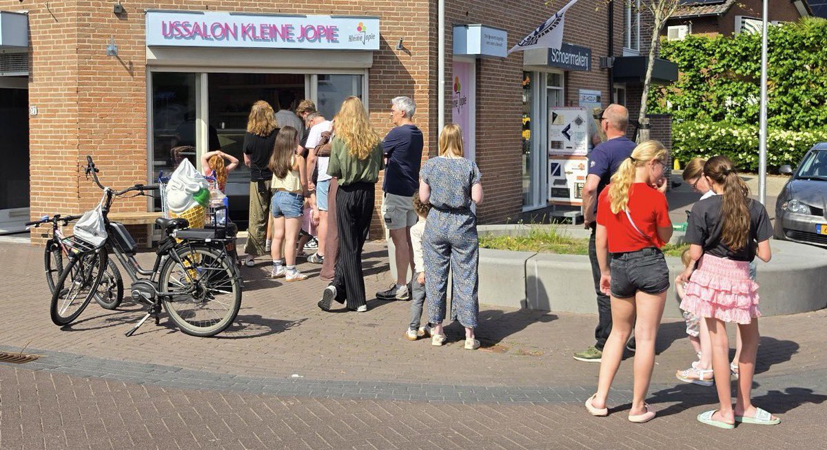 No Context Amersfoort tweet media