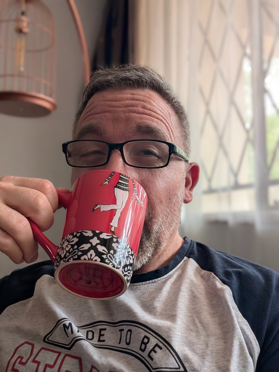 Pundit2000's tweet photo. Good Morning
Happy Sunday
#MorningFace https://t.co/7Cz6Yrm0BY