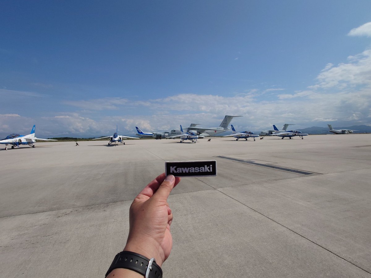 wavelets72's tweet photo. 航空祭のお裾分けです

#カワサキ #T4 #C2 #ブルーインパルス
#美保基地航空祭 https://t.co/yjqiIHeApT