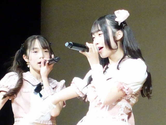 giabbit526's tweet photo. #東京アイドル劇場 （5月23日）
美少女全国お取り寄せライブ

みう（@miu_tan10_08）
藤竹美衣 （@me310501）

#キュートミーズ 

#みう
#アイドル
#キッズアイドル

#藤竹美衣
#キッズモデル
#キッズアイドル
#ALGY
#ラブトキ
#レピピアルマリオ https://t.co/I2yfcSsSYH