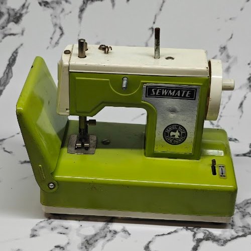 【アンティーク雑貨】Sew Master ミシン グリーン SINGER（シンガー）ミシン✨ミントグリーンが爽やかな昭和レトロ感が アンティーク雑貨