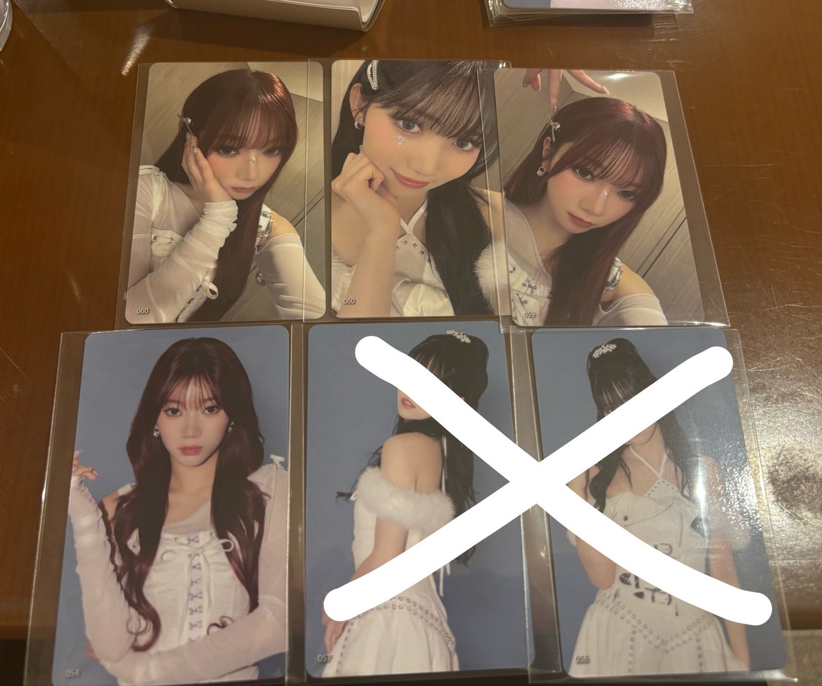 n_u_211's tweet photo. 交換 IS:SUE ISSUE トレカ イッシュ

譲：RINO NANO 梨乃 菜乃
求：RIN 凛（画像2枚目）28番優先

会場手渡し可能です！ https://t.co/LYOl0vpR7f