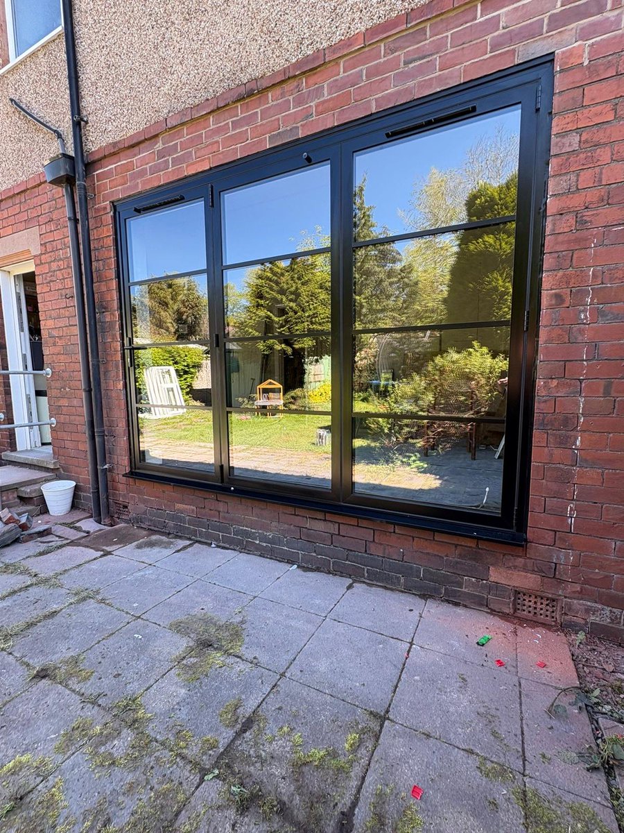 TheWindowCo's tweet photo. We do the big jobs that others don't

From a window to a door. Bay window &amp; brickwork removed, lintel installed, Aluminium Heritage Bifold doors fitted https://t.co/TBqXuSCEIm