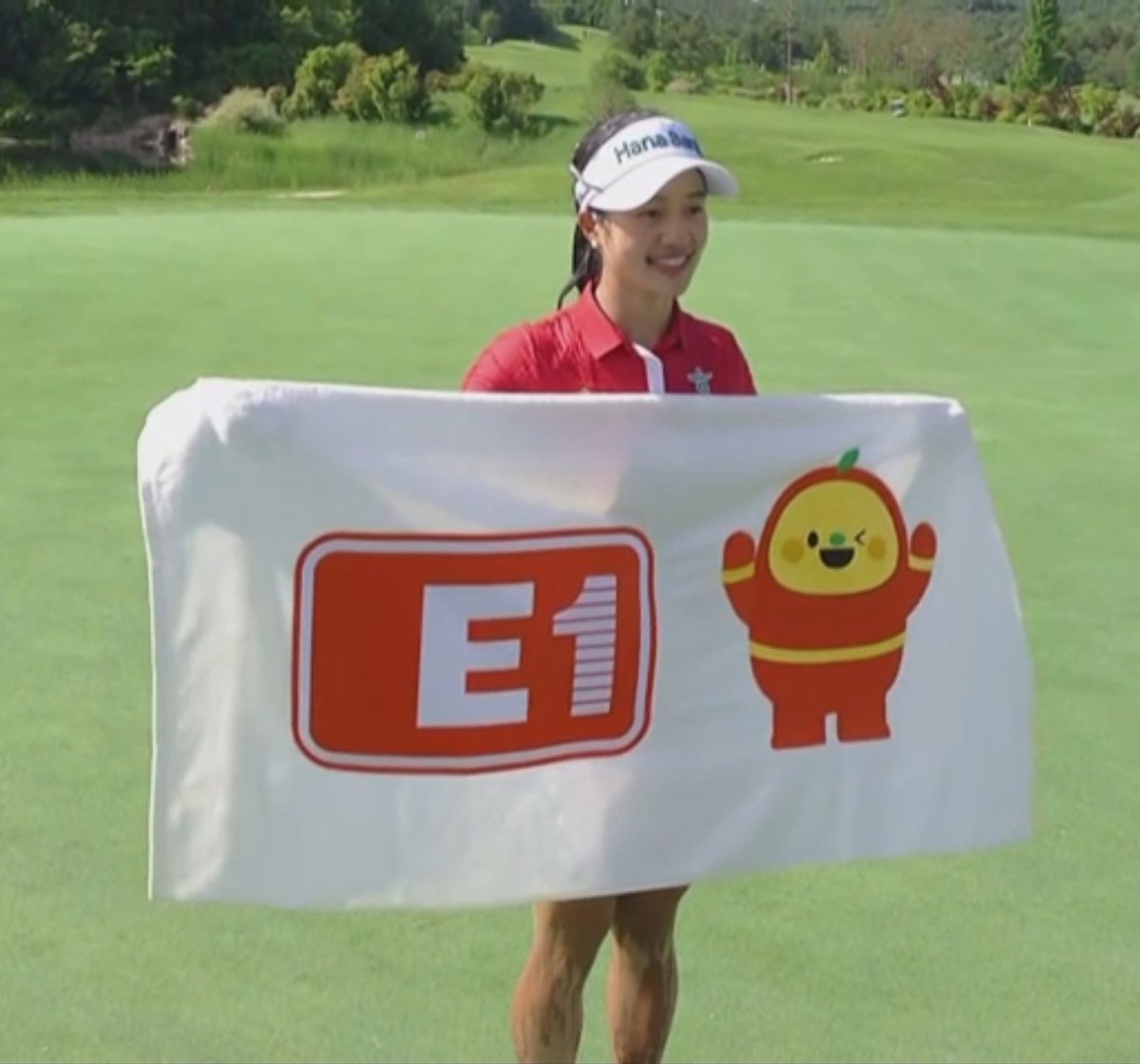 KlpgaEnglish's tweet photo. E1 Charity Open #KLPGA 
She did it!! @WannJRV won!!🏆

 Congratulations!! 🎉🎉

@GolfweekNichols @grantboone @TheGolfClub @theblondedragon https://t.co/kDPZ1uF32o