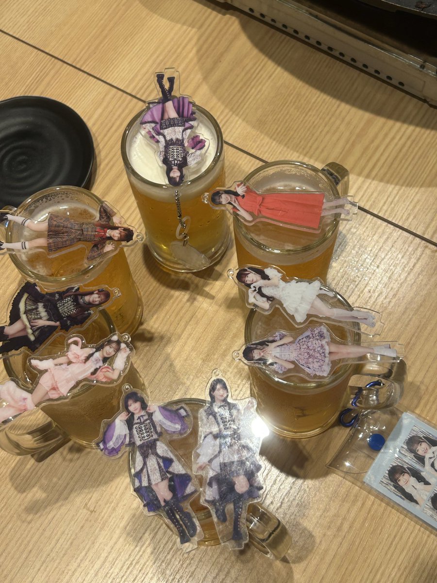 タップー tweet media