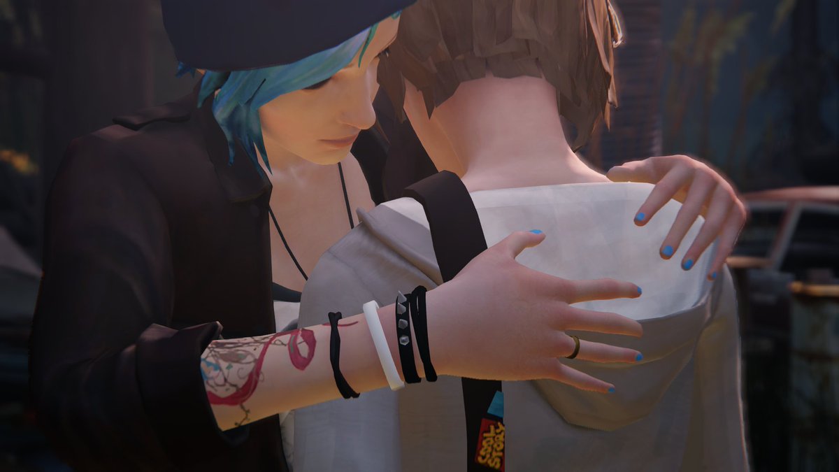 tillytildaa's tweet photo. If you ask max caulfield the place she feels the safest, the one place where all her problems disappear and she feels okay, she will simply answer "between chloe's arms" https://t.co/GRCMfbotyw