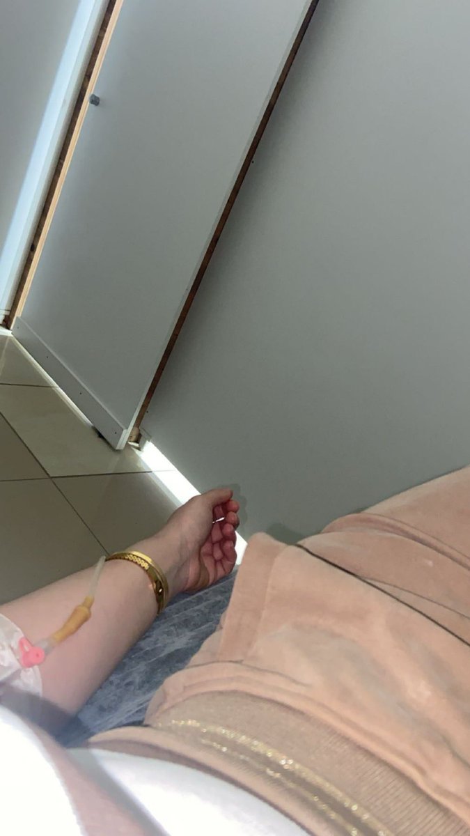 strangerrgirll's tweet photo. Bugün de ölmedik şükür https://t.co/aKNgqWKOya