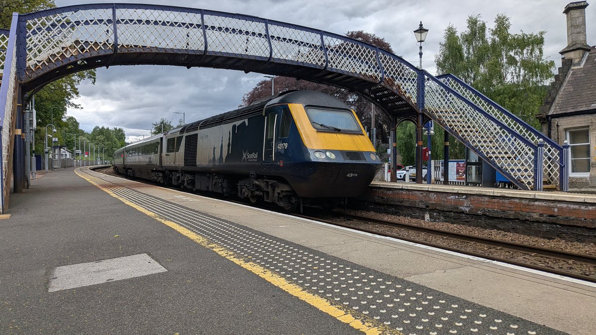 tomyorks's tweet photo. Brilliant day going round the mainlines north of Perth, with some very rateable traction too🔥 https://t.co/IOsqO8x5Uj