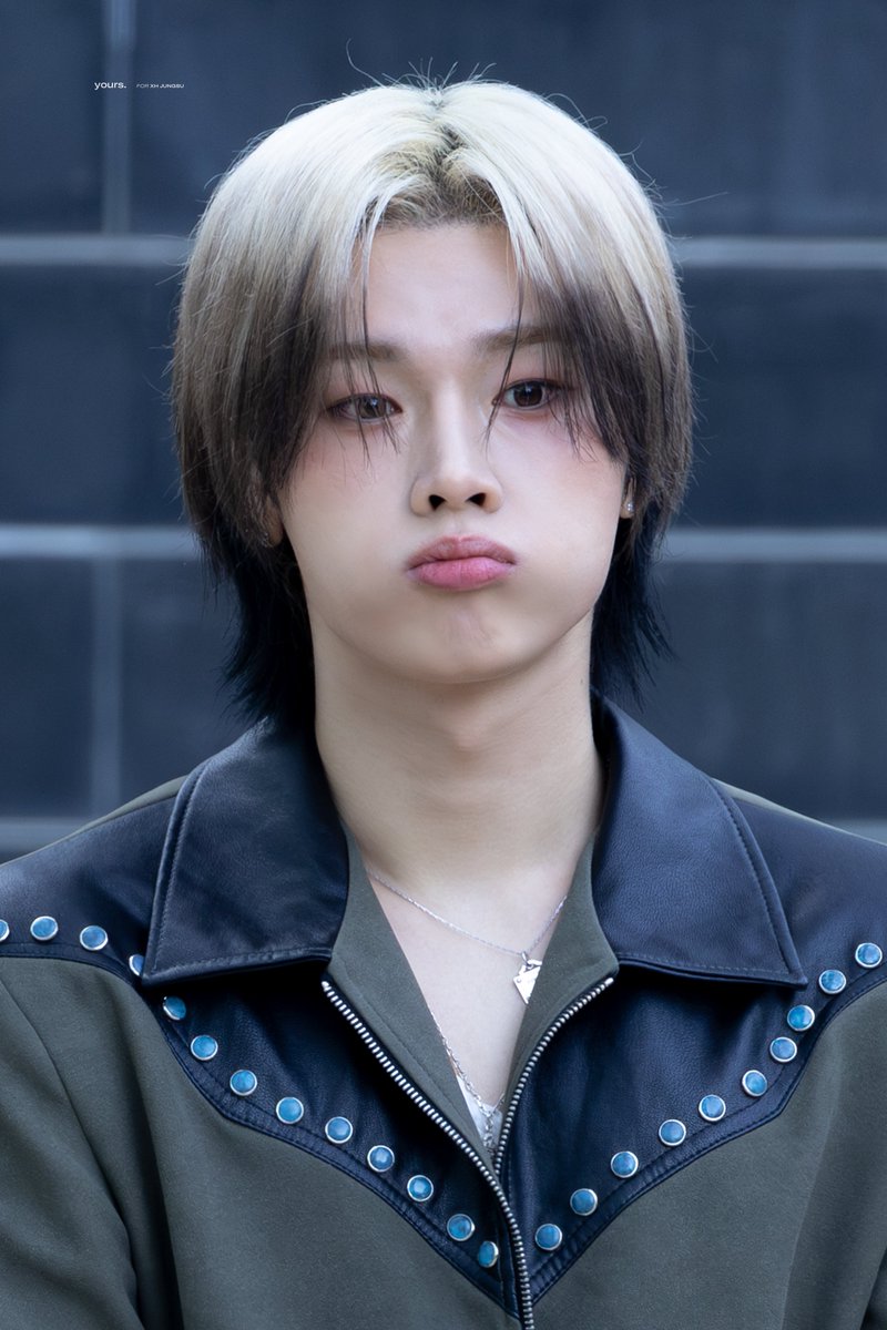 itsyoursu's tweet photo. 260429 쇼챔 미팬

💗💗

#정수 #JUNGSU
#엑스디너리히어로즈 #XdinaryHeroes https://t.co/dy8oNptN71