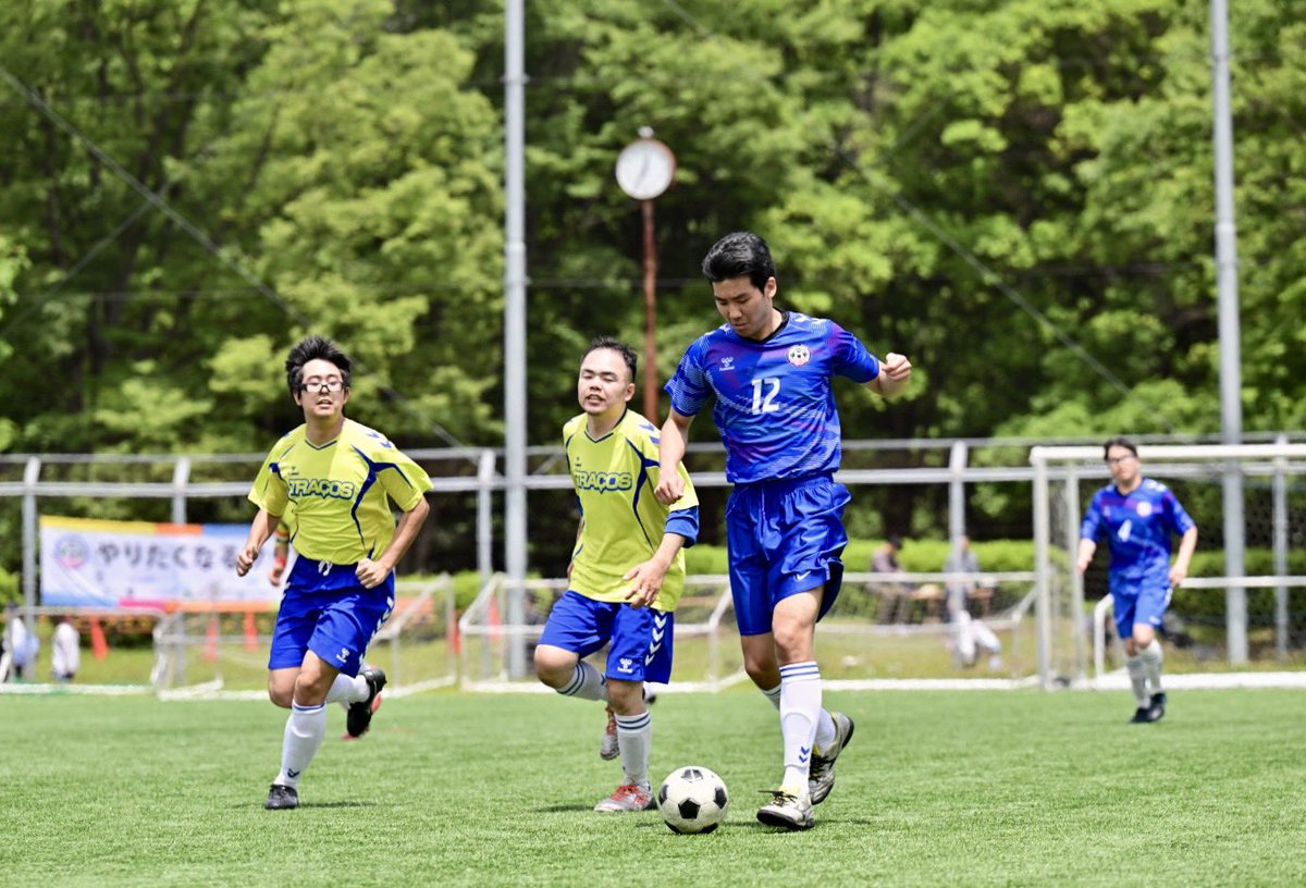 NPO_TRACOS's tweet photo. #都大会 
2部に1チーム。3部に1チーム。
3部は毎年もれなく、トラッソスダービーがあります⚽️プロカメラマンの方がステキな写真を撮ってくれました😊 https://t.co/H6OPYefOCn
