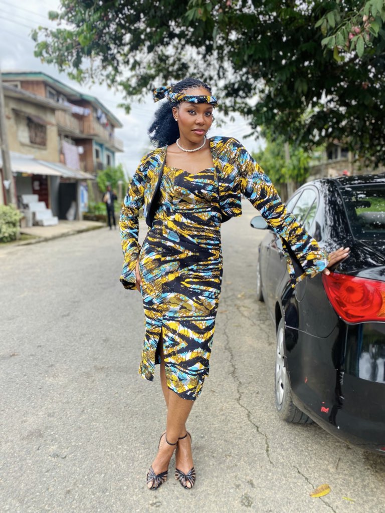 Thegirllawyer's tweet photo. Good morning from me and this outfit. 🌸😌
It’s giving gratitude. It’s giving Sunday best. It’s giving I woke up and chose joy. ✨
How are you doing today, genuinely?
Church? Rest? Rice and stew ? What’s the plan? 😁
Talk to me 👇🏾 https://t.co/QM6iCUJ18Z