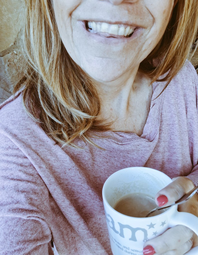 PrincessDeLaK's tweet photo. Bon dia twittis! Cafè? https://t.co/pRBI4f1ldW