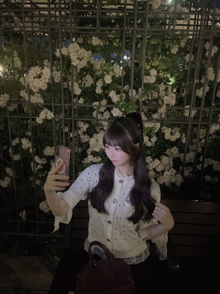 noan_xx's tweet photo. バラ園行ってきたよ🥀♡
みんなは最近どこかお出かけした？💭🎵 https://t.co/9m8FuIn9Zq