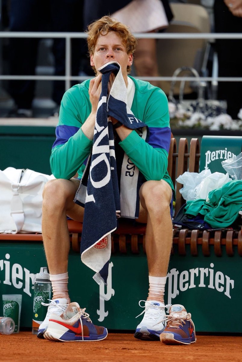 imgloriaa_'s tweet photo. roland garros please love him back https://t.co/ppEIaNVuLI