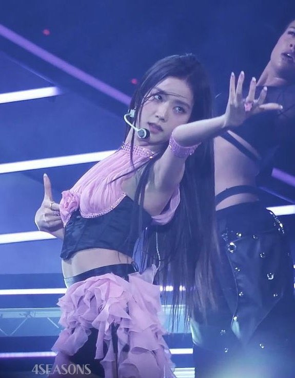 About Jisoo tweet media