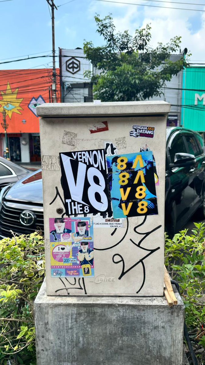 HVC_INA's tweet photo. [NEW SPOT]
✌️#V8HUNT in Indonesia🎱

Kayutangan, Malang
📍Skwero
📍Belah Doeren
📍Los Photos
📍Toko Riang 
📍Kho Kopitiam
📍Steak Kajoetangan
📍Volendam
📍Among Sari
📍Maestro
📍Oppa Express
📍Soma Coffee
📍Kampoeng Heritage Kajoetangan
📍Indomaret Point
📍Al-Malik Coffee https://t.co/TFAnIbqtoF