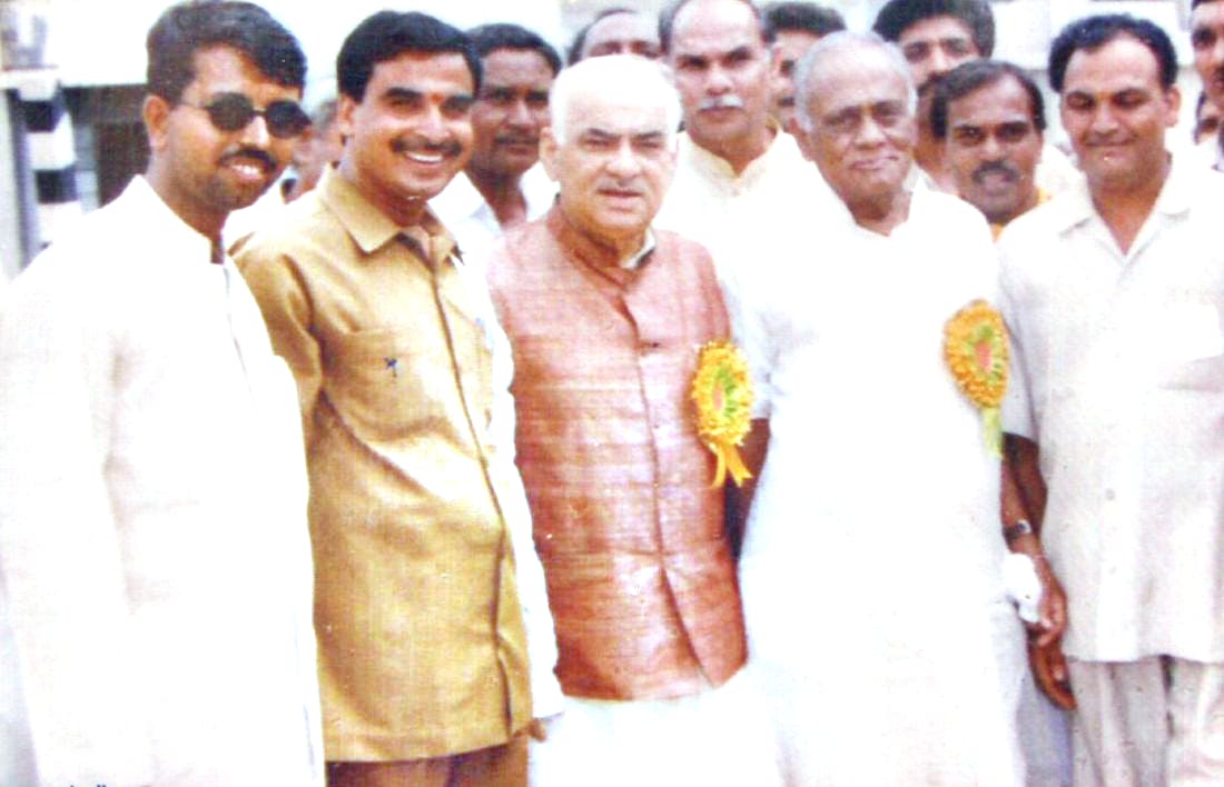 BhagwatiBJP's tweet photo. भारतीय जनता पार्टी के पूर्व राष्ट्रीय अध्यक्ष, प्रखर वक्ता एवं पूर्व केंद्रीय मंत्री श्री के. जना कृष्णमूर्ति जी की जयंती पर सादर नमन।
उन्होंने अपने संगठन कौशल, सादगी और राष्ट्रसेवा के समर्पित भाव से भारतीय राजनीति एवं संगठन को नई दिशा प्रदान की। https://t.co/r3gIZlEyUO