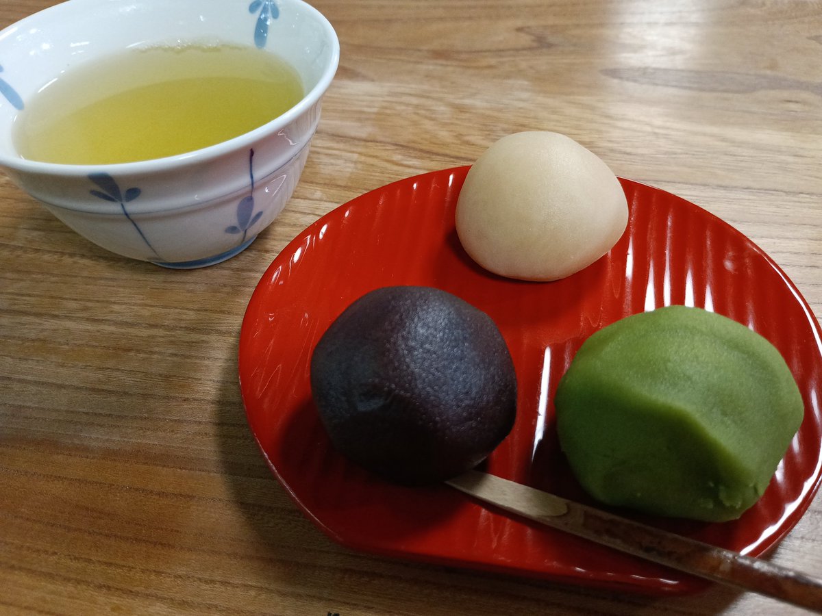 西花マキ tweet media