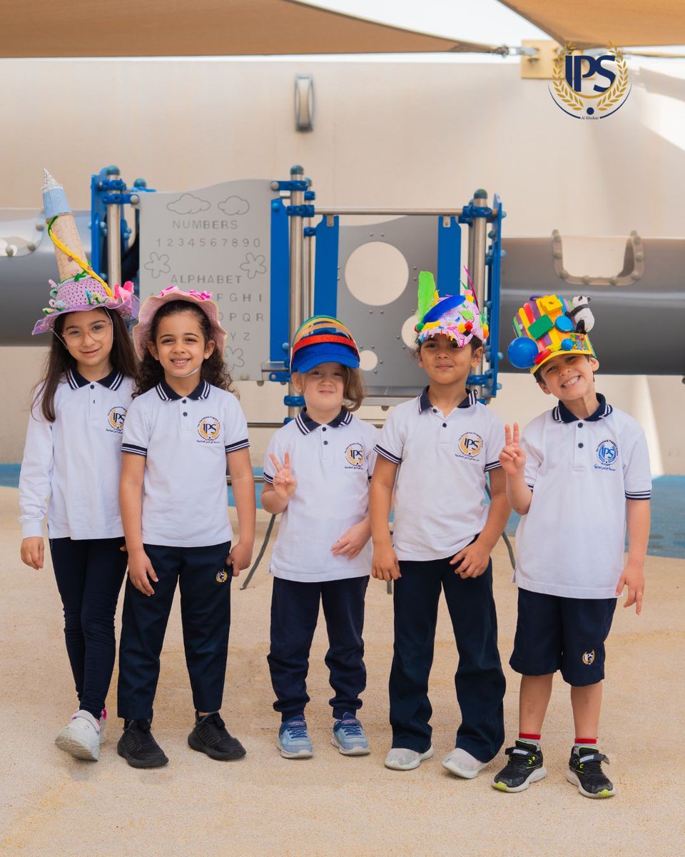 ips_ksa's tweet photo. Crazy Hat Day in KG1 was full of color, creativity, and lots of laughter! 
كان يوم القبعات المبتكرة في الصف التمهيدي الأول مليئًا بالألوان والإبداع والكثير من الضحكات. https://t.co/qiYf6mWAGK