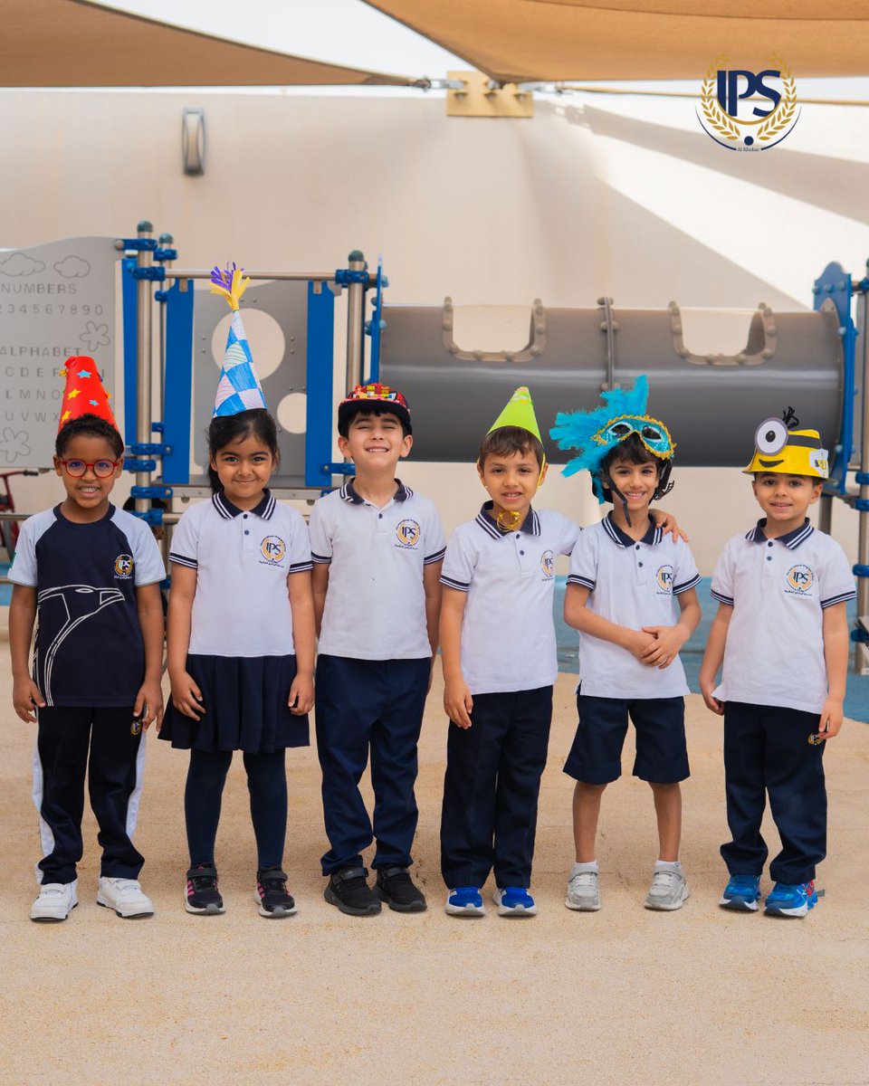 ips_ksa's tweet photo. Crazy Hat Day in KG1 was full of color, creativity, and lots of laughter! 
كان يوم القبعات المبتكرة في الصف التمهيدي الأول مليئًا بالألوان والإبداع والكثير من الضحكات. https://t.co/qiYf6mWAGK