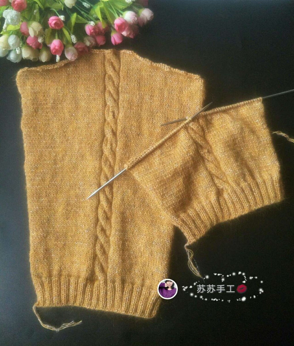 beauUSAF's tweet photo. Just finished this cute hand-knit mug cozy! It’s warm, quick to make, and perfect for coffee lovers this fall https://t.co/SVWlEwz9sR