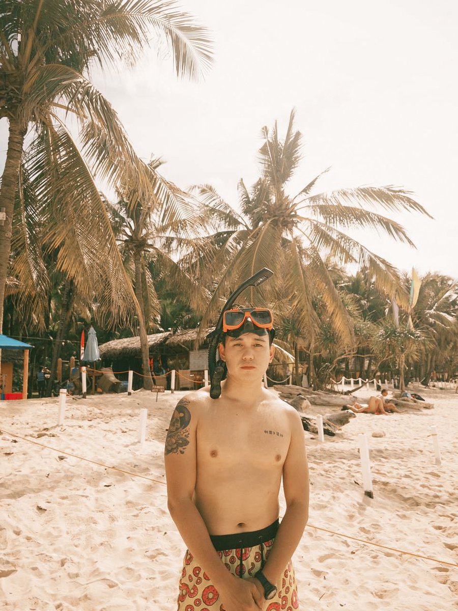GoGoGoGoGoBrian's tweet photo. Right back 💦🌴🤿☀️ https://t.co/8kg7FsY2KD