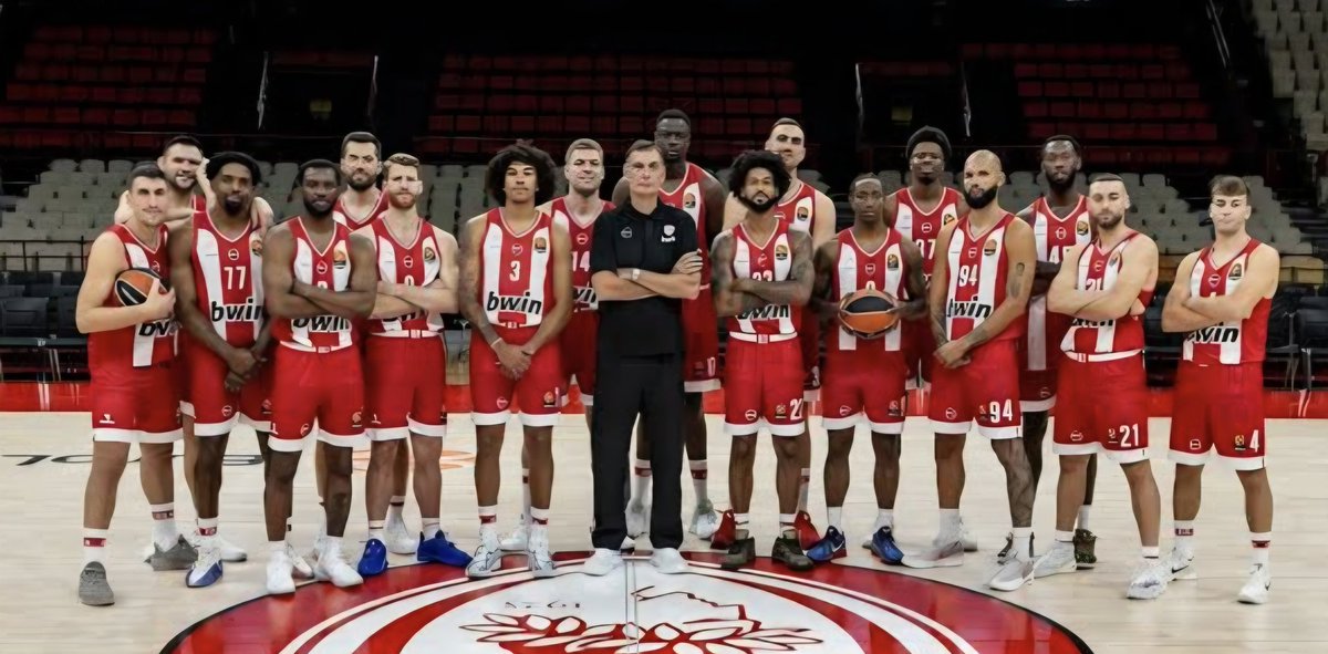 FTssore's tweet photo. Δεν μας χρωστάει κάνεις τπτ..ούτε η ιστορία ούτε το μπασκετ ούτε η μοίρα. Είμαστε οι καλύτεροι και θα το πάρουμε. #OlympiacosBc #F4GLORY https://t.co/AzKvvRyLCw