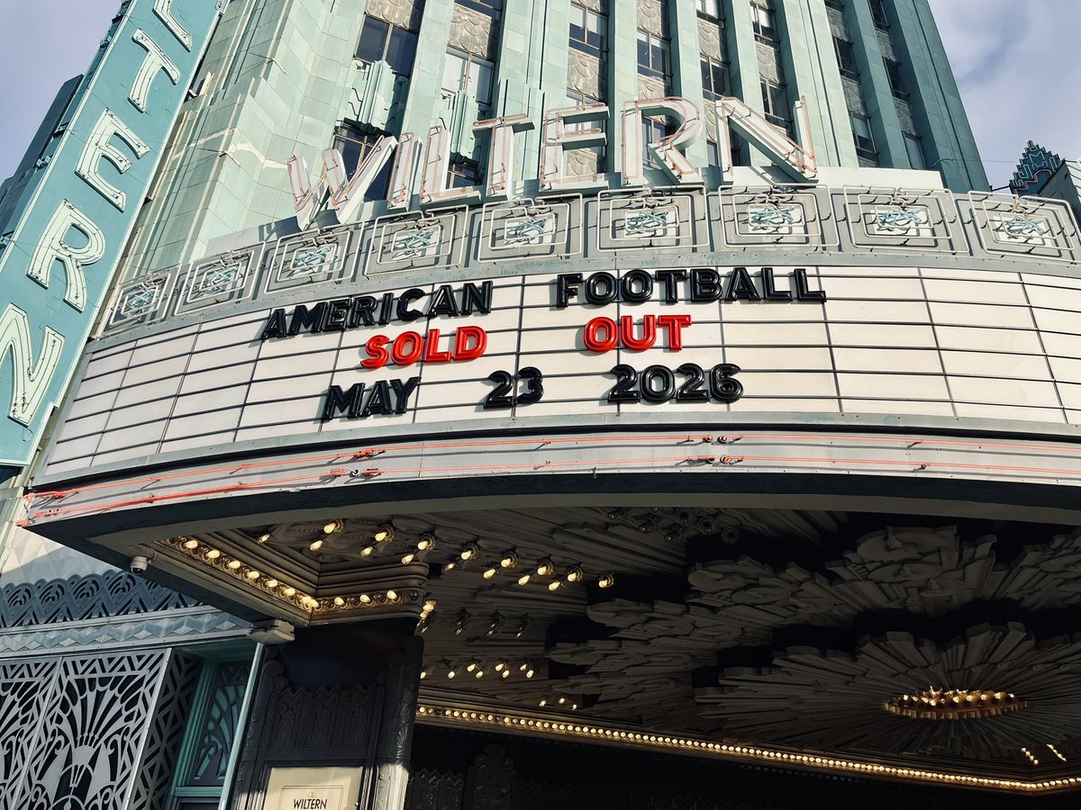 aaronxcore's tweet photo. Tonight was special.

cc: @americfootball https://t.co/To1O4HkY5Y