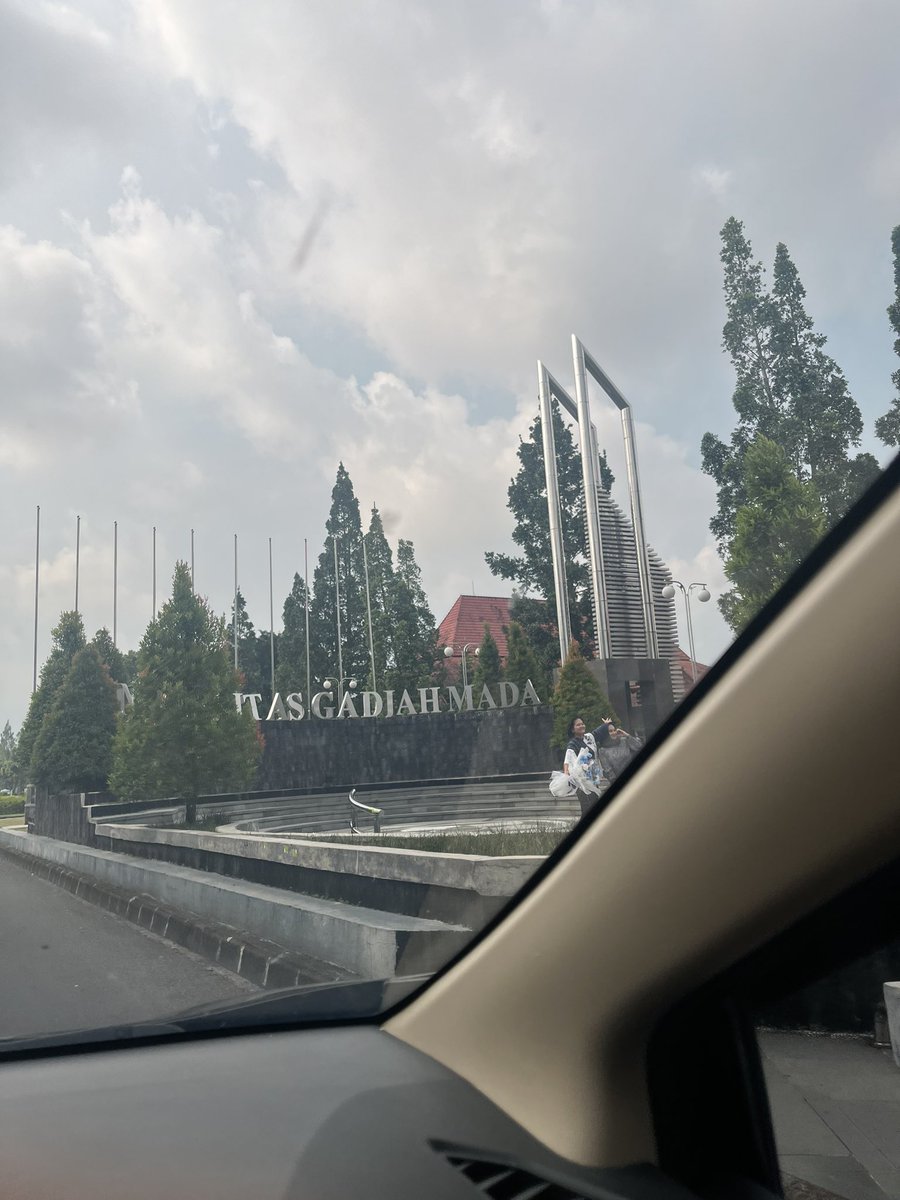 digagagaga's tweet photo. tbtb jogja https://t.co/kwxgJ6YCQj