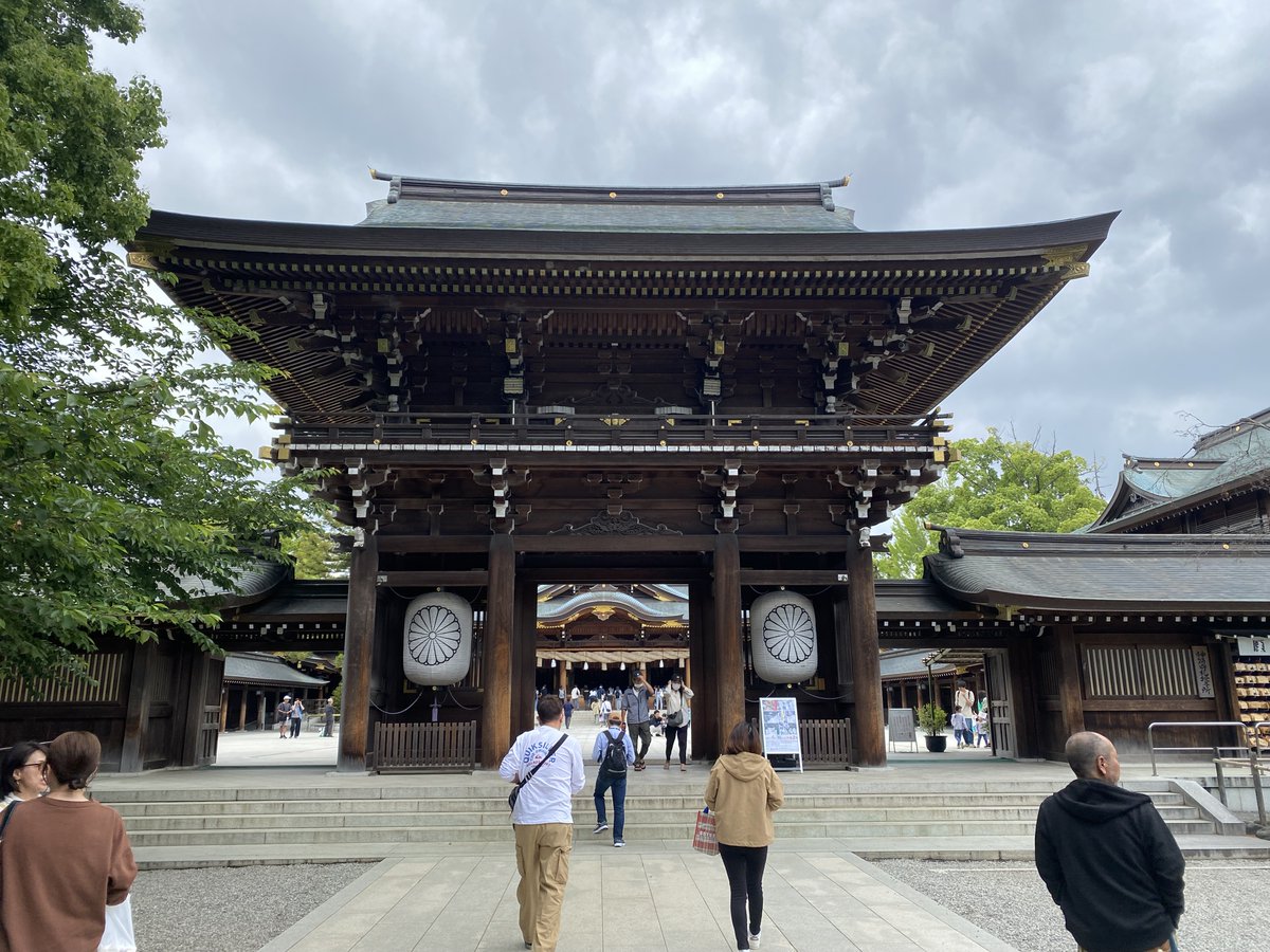 Hans76GD's tweet photo. 狭山から圏央道を使い、八方除けで有名な寒川神社へ。ふじみ野から1時間半程度で行けちゃうんですね。兎に角参拝客が大勢いましたが、清々しい空気が感じられ、心が浄化されたような気分になりました。 https://t.co/9c7GizWt1N