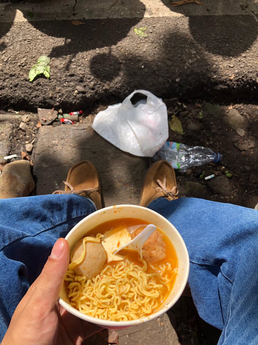 spakkborr's tweet photo. eweh celah jang maju, mending ngacuankie wehhh https://t.co/CC9uzsvRer