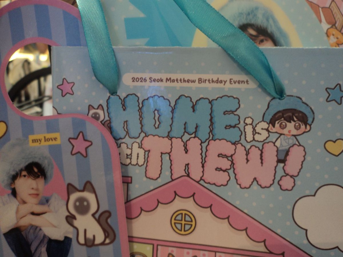 gyurdaone's tweet photo. ☆ happy mashu day! :3 cutest cupsleeve event ever looove the inclusions sm ⋆˚꩜｡ 

#HomeisWithThew #석매튜 https://t.co/T7TRiLyNxx