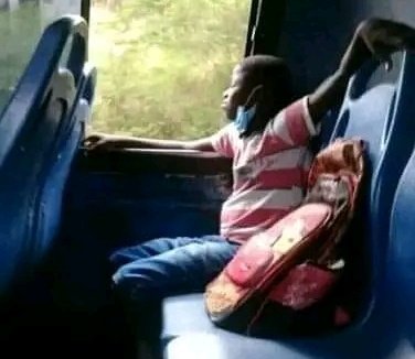 rascalit24's tweet photo. Vanhu vanogara pa window mukombi musaite ma attitudes, ritori basa rako ku controller ma temperatures 👍 https://t.co/ZDEsKbNFd2