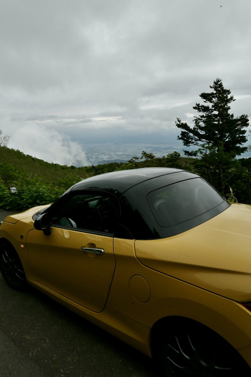 duo280c's tweet photo. 磐梯吾妻スカイラインをコペンでくるり
山頂は残念ながら霧で真っ白だったので次回リベンジ決定！初めての冷やしラーメンも美味し🍜
 #コペン https://t.co/X2JcS0CfVM