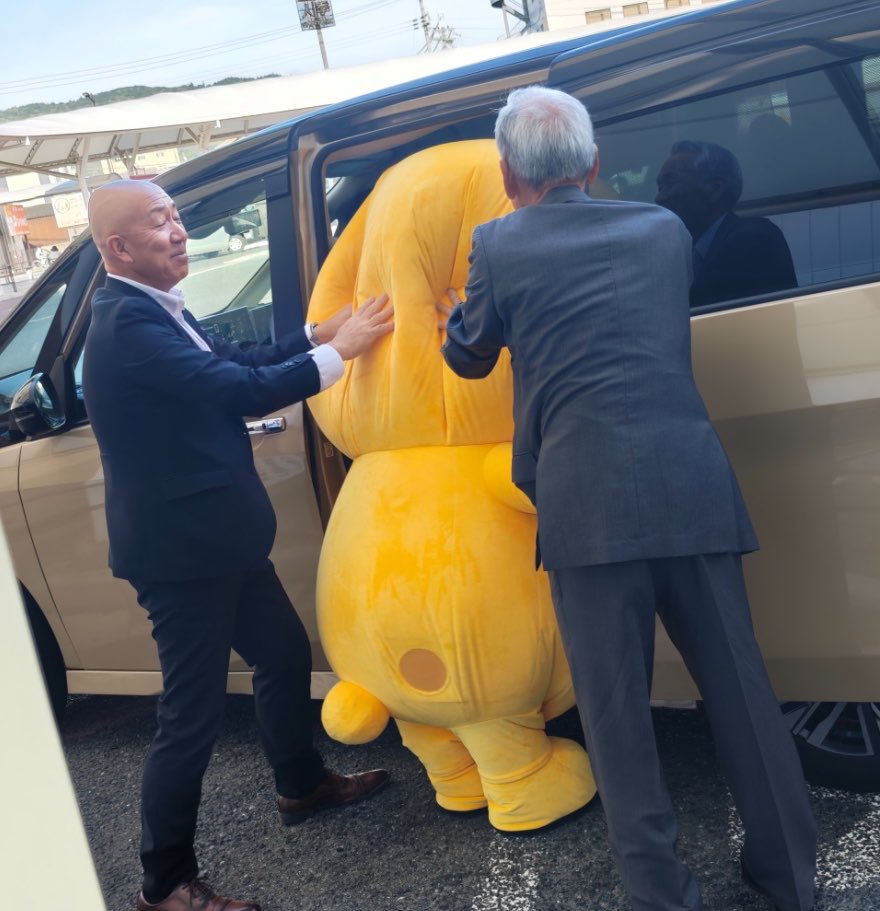 🐰素振りをする素振り(すぶりをするそぶり) tweet media