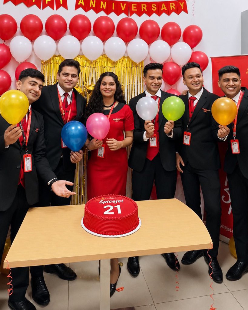 flyspicejet's tweet photo. 21 years of flying. 21 years of you. ❤️
Thank you for being part of our journey.
#flyspicejet #spicejet #anniversarycelebrations #aviation #addspicetoyourtravel
(1/3) https://t.co/DabGQibj6Z