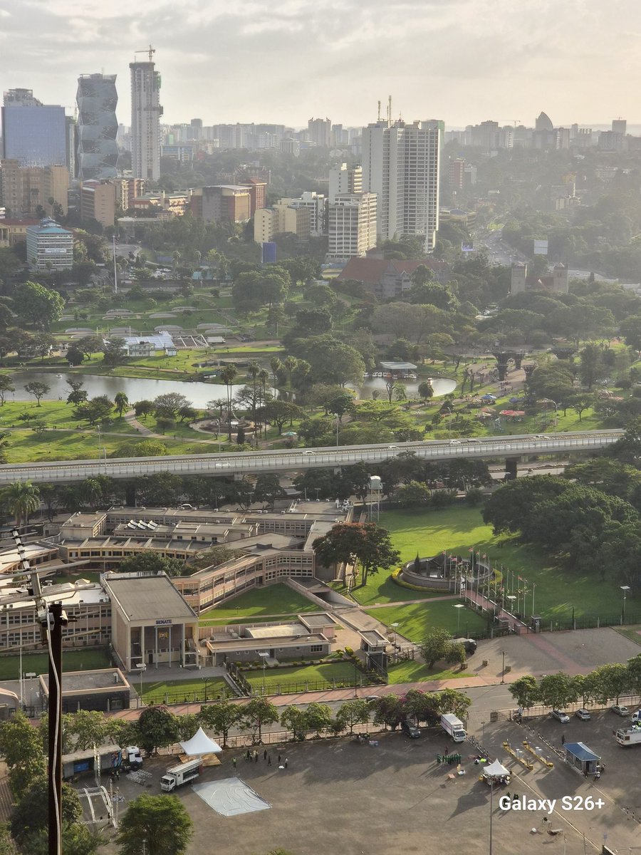 DaviesKinanga's tweet photo. I took the Galaxy S26+ up to the rooftop of the 28-story KICC to capture a 360-degree panoramic view of the city.

The 3× zoom didn’t disappoint 👌
#withGalaxy #GalaxyAI https://t.co/u3gzGZ6Hyu