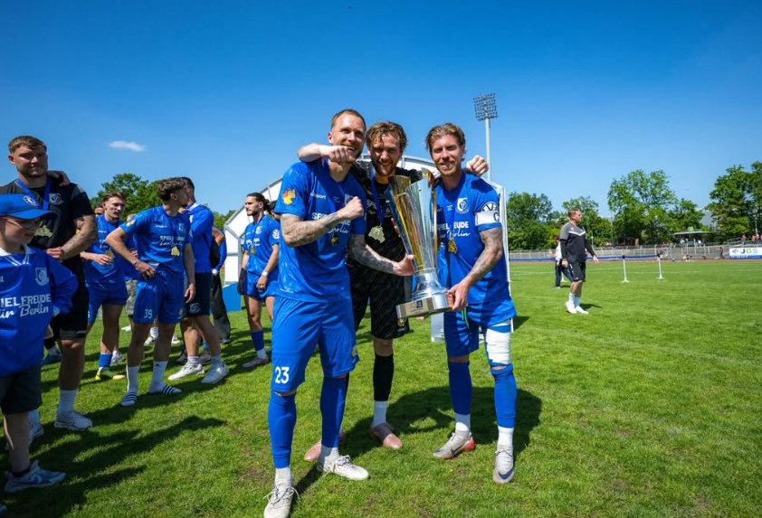 ExBetze's tweet photo. Herzlichen Glückwunsch an Ex-#betze Spieler Tim Rieder zum Sieg im Landespokal Berlin gegen den BFC Dynamo und der Rückkehr in den DFB-Pokal nach 6 Jahren mit dem VSG Altglienicke. https://t.co/wEaN7F8Zt8