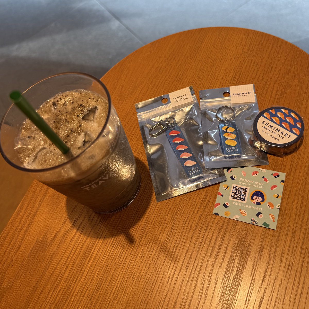 sksk215's tweet photo. デザフェス戦利品🧸🩰お品書きを見た時から「めっちゃ欲しい…」の感情しかなかったので、買えて良かった〜！似顔絵もまた描いていただけたり（ちゃわんむしさん2回もｽﾐﾏｾﾝ）、やれば終わるステッカーやまぐろや卵、サーモンなど（？）幸せでいっぱいですඉ_ඉ 合掌……🙏🏻 #デザフェス63 https://t.co/KL2LYhvFuM