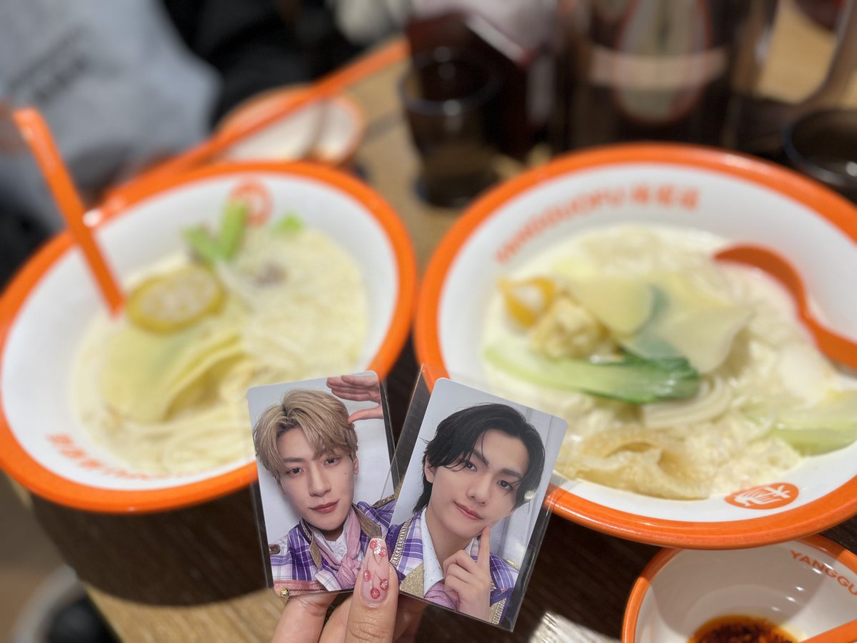 syt4js's tweet photo. 23.24のおもいでꕀ🌟
人生初の1人遠征でどうなることかと思ったけど2人のおかげで楽しめた‼️
もはや真之より2人の記憶の方が残ってるまである👈🏻 https://t.co/sjJIYjb9xy