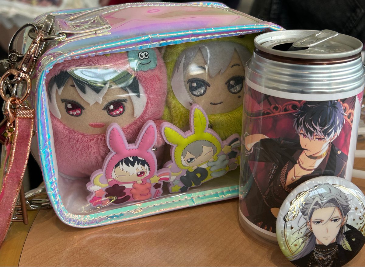syungeturingo's tweet photo. アクスタは買えなかったけど缶と端数調整で買った缶バッジは推しが出たのでめちゃくちゃハッピー🥰🫶 https://t.co/akZF40uEry