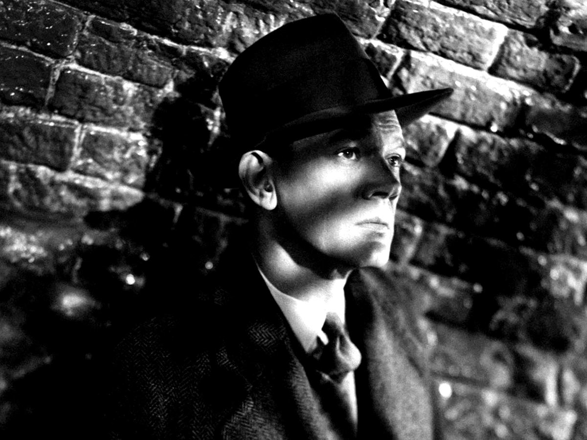 RodneyMarshall1's tweet photo. Roger Ebert: "It was a rainy day in Paris in 1962, and I was visiting Europe for the first time. A little cinema on the Left Bank was showing The Third Man, and I went, into the humid cave of Gauloise smoke and perspiration, and saw the movie for the first time. 1/2 https://t.co/ak1Pb9dtcS