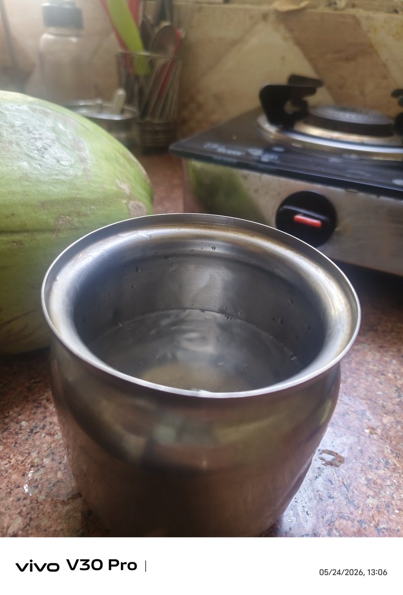 arun_varshney's tweet photo. @_countrydelight this company making fake promises and advertisement on all medias . Please see their real vs reel product .

Coconut water come with only 150 ml only.

It's mine second order ...same happen with first one https://t.co/76B31K9QTl