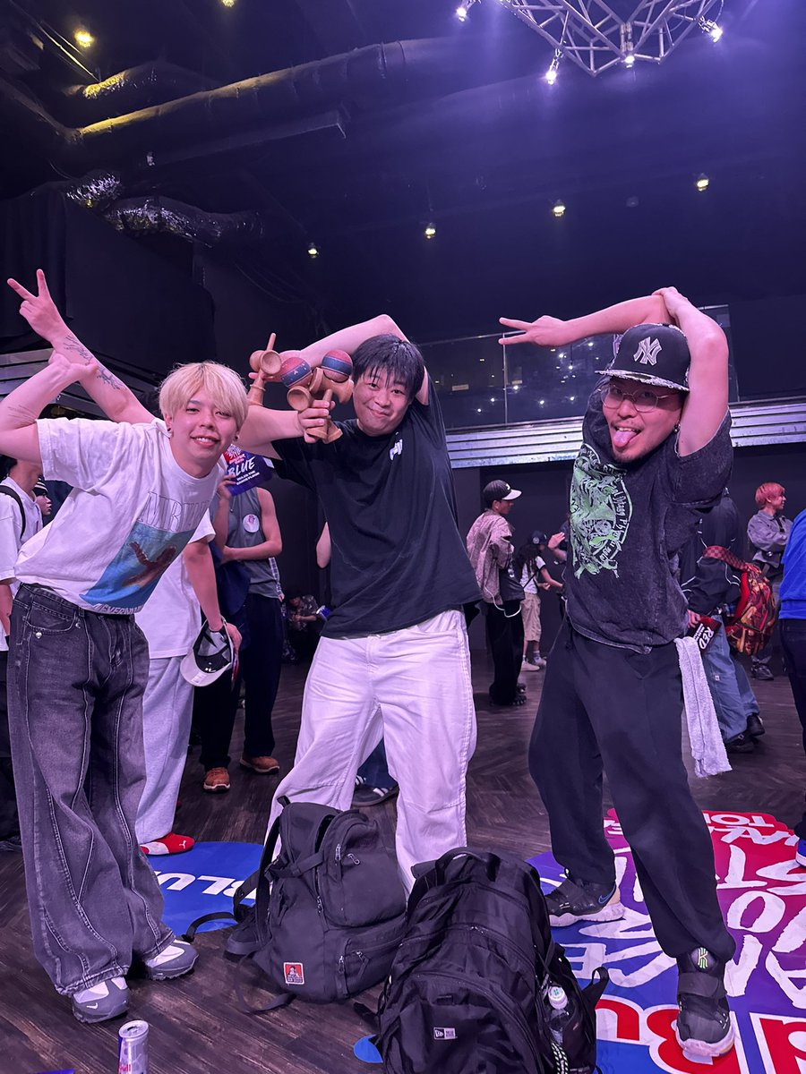 atuhito999's tweet photo. 今日、秋葉原に行ったらメルト君とin-stant君会ったんご！！
身体限界で遊びに来たけど超楽しかったのとリフレッシュでけた！！！ https://t.co/eR2Xptae2b