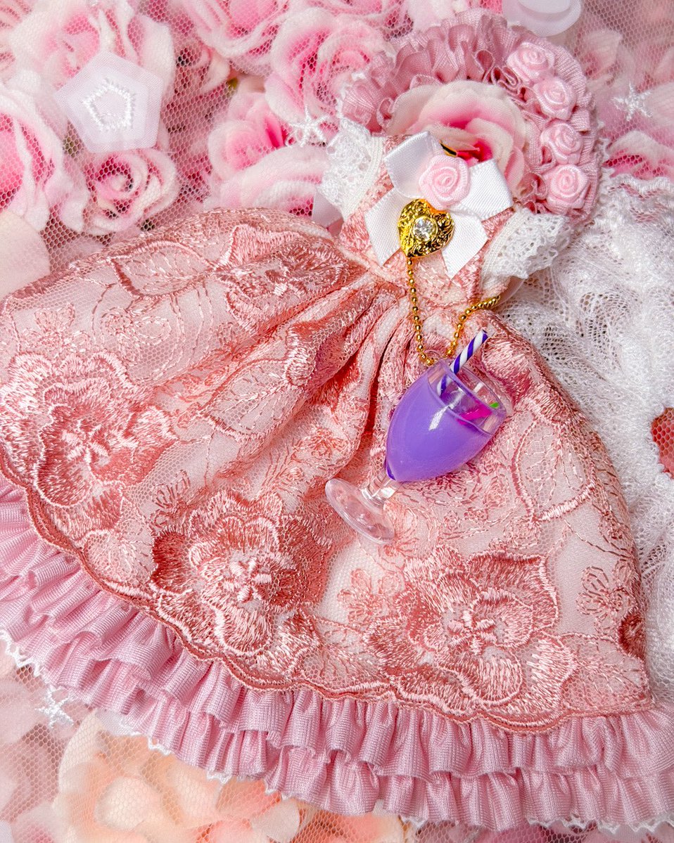 オビツ11・ブラインドドール等兼用サイズ💕 ピンクローズと🌹ピーチ