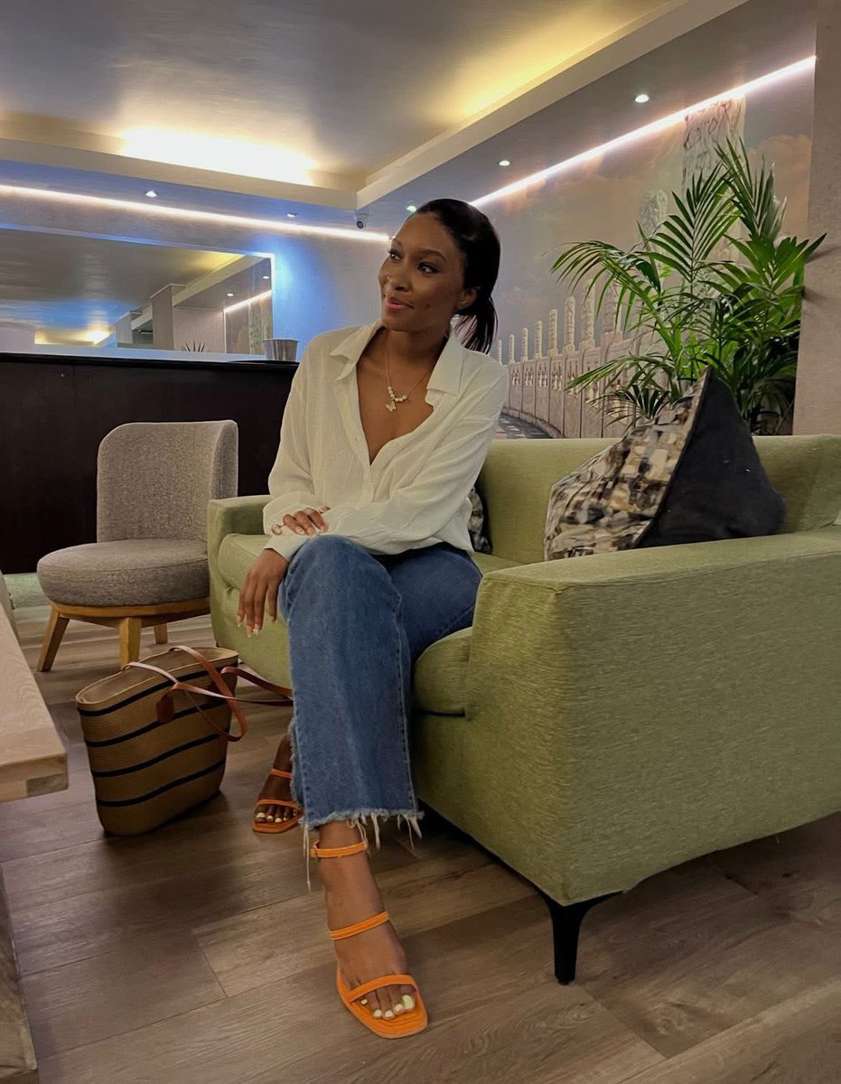 RealKoenaza's tweet photo. Went for a job interview and went missing
#ezitshisayo 

🚨 MISSING PERSON ALERT 🚨

Please help us find my cousin sister, Esethu Martins, who has been missing since 17 May 2026.

She is 26 years old, approximately 6’2 (tall), with dimples on her face and a small scar on her forehead.

She was reportedly going to a job interview, but we are not sure of the exact location where she was last seen. Her clothing at the time is also unknown since Sunday night.

We are deeply concerned about her safety and are asking anyone who may have seen her or remembers where they last saw her to please come forward.

📍 Last seen at: Unknown (possibly on her way to a job interview)
👗 What she was wearing: Unknown

📞 Contact details:
076 227 4751 (Brother)
079 691 0589 (Mother)

Please contact us as soon as possible with any information.

🙏 Help us bring her home. Please share this post urgently.
