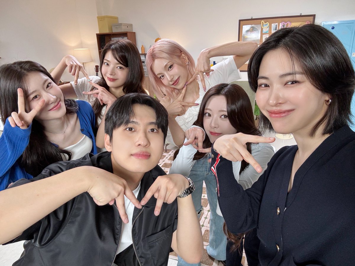 ITZY tweet media