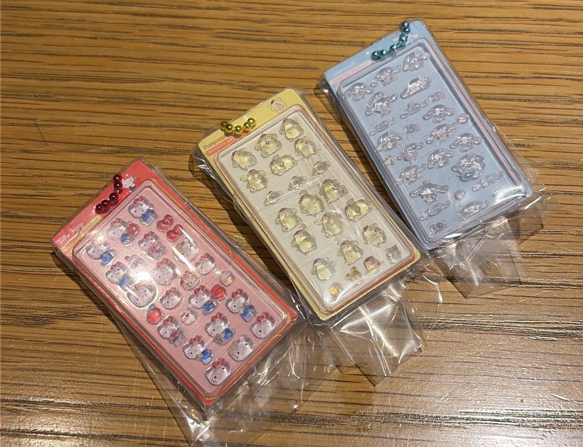 Yukimiskc's tweet photo. ボンドロミニチュア
回せた！

キティBとマイメロがラインナップにないのは残念だけどめちゃ可愛い💕 https://t.co/YqRVNYvecr