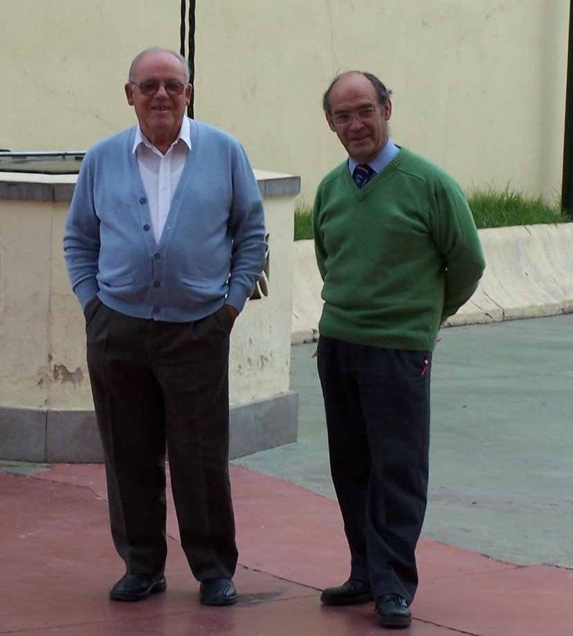 AdemarMalaga's tweet photo. FOTO DE LA SEMANA: Se la dedicamos a Hermanos y Profesores significativos para muchos antiguos alumnos de colegio. Hoy el H. Angel y el H. Agapito.  Gracias por vuestra labor.@AdemarMalaga https://t.co/1osnhbEPAc